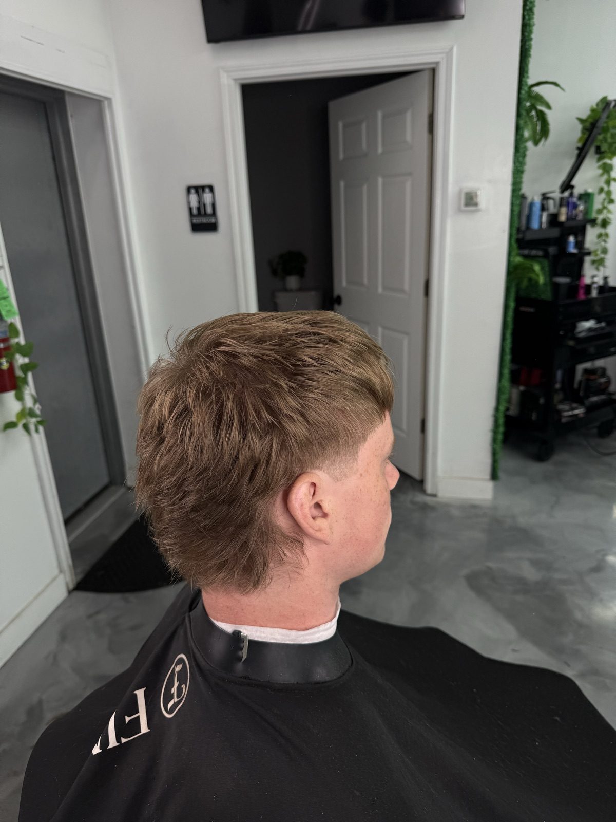 Blowout taper with texture through the back